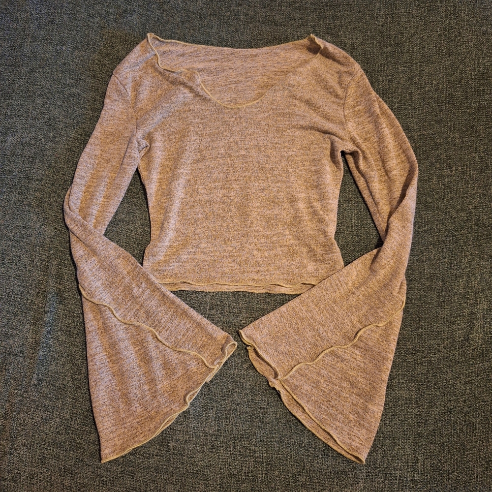 Gree Bell Sleeve Crop Top